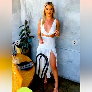 White dress, perfect for batch or honeymoon